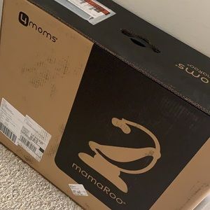 4MOMS plush Infant seat